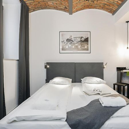 Level -1 Loft Apartments City Center By Renters Poznań Kültér fotó