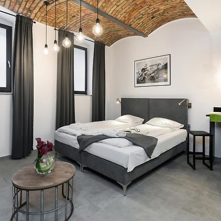 Level -1 Loft Apartments City Center By Renters Poznań Kültér fotó